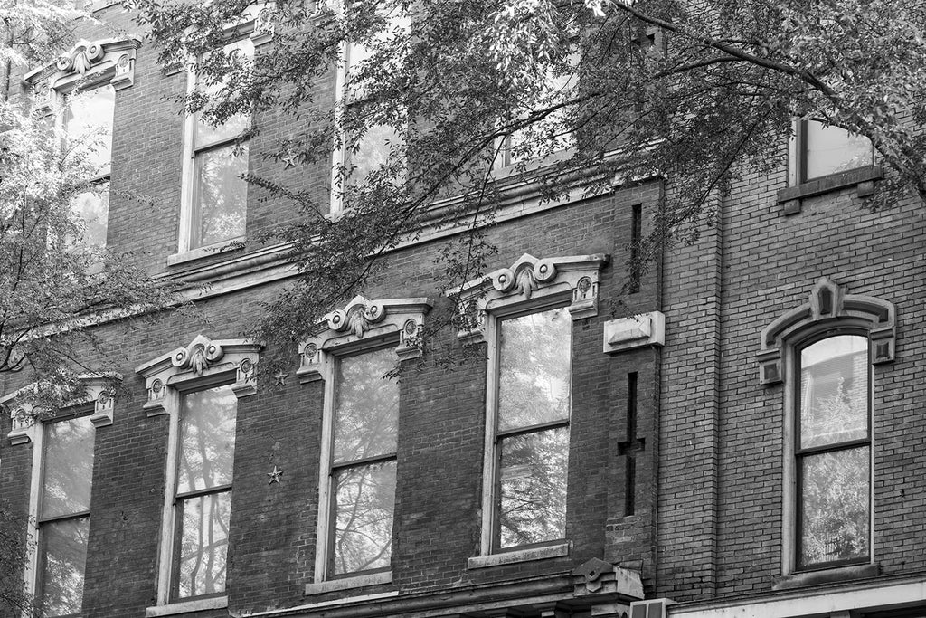 History and photographs of Nashville's 2nd Avenue entertainment district