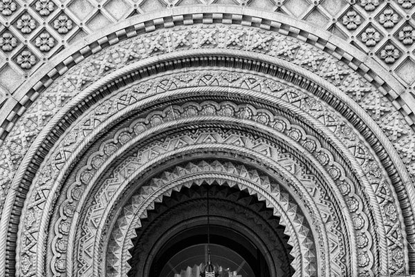 Black and white photograph of the ornate arched entrance of the Masonic Temple in downtown Philadelphia.