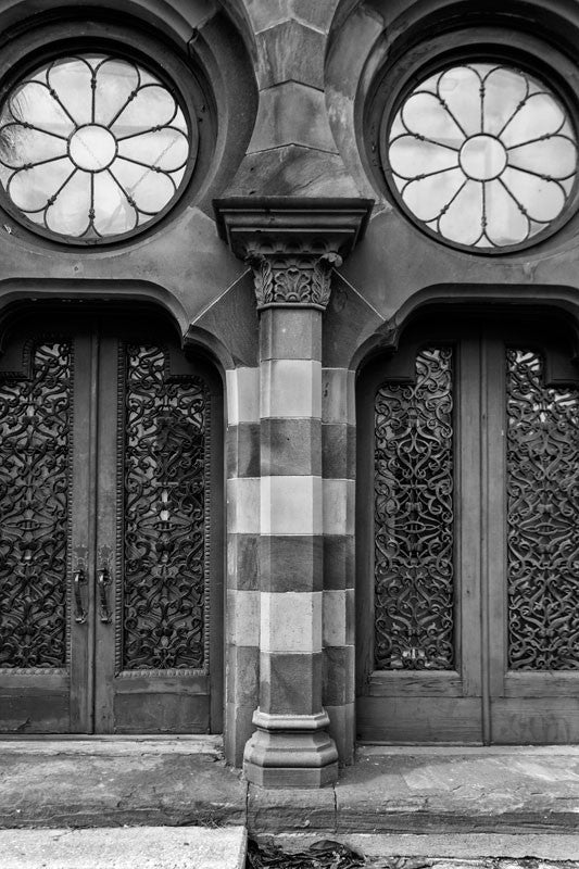 Black and white photograph of Charleston's old Farmers and Exchange Bank, a unique Moorish-Revival sandstone building constructed in 1853-54.
