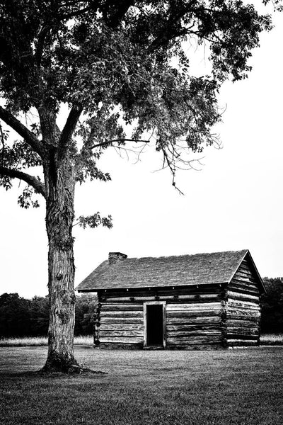 Black and white photograph of the Brotherton cabin at Chickamauga Battlefield site in Georgia, near Chattanooga, Tennessee.