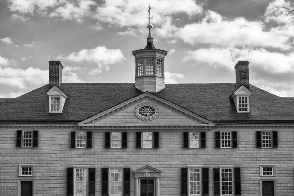 Black and white photograph of Mt. Vernon, George Washington's house in Virginia.