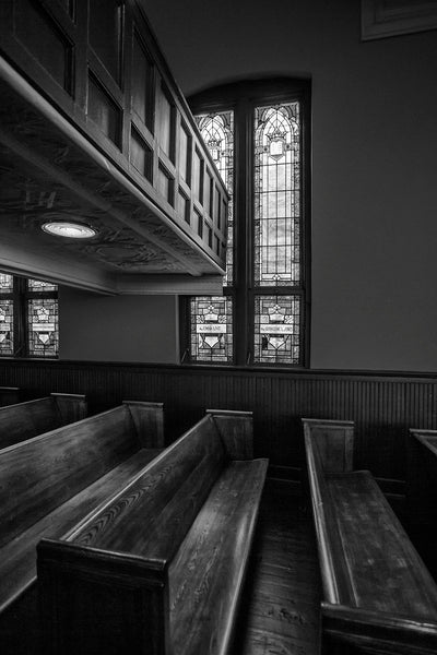 Black and white photograph of the interior of Martin Luther King's Ebenezer Baptist Church in Atlanta.