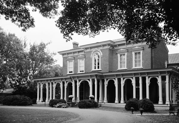 Historic Oaklands House - Black and White Photograph (370456_0008)